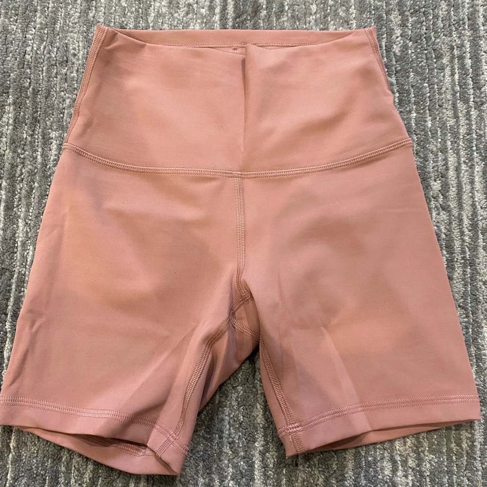 Lululemon Wunder train shorts